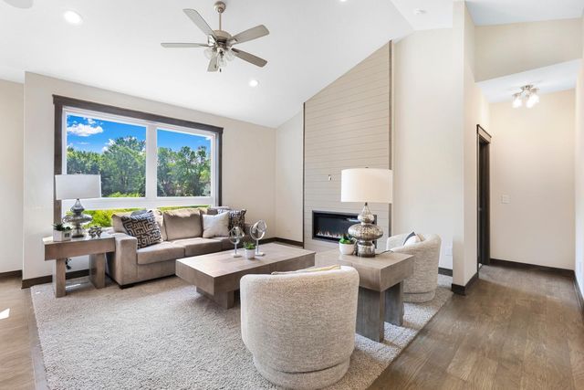 2301 136th Court W, Rosemount, MN 55068