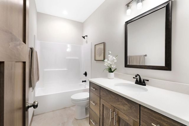 2301 136th Court W, Rosemount, MN 55068