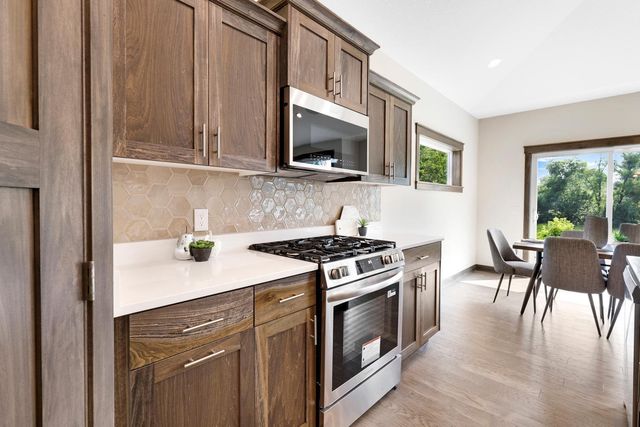 2301 136th Court W, Rosemount, MN 55068