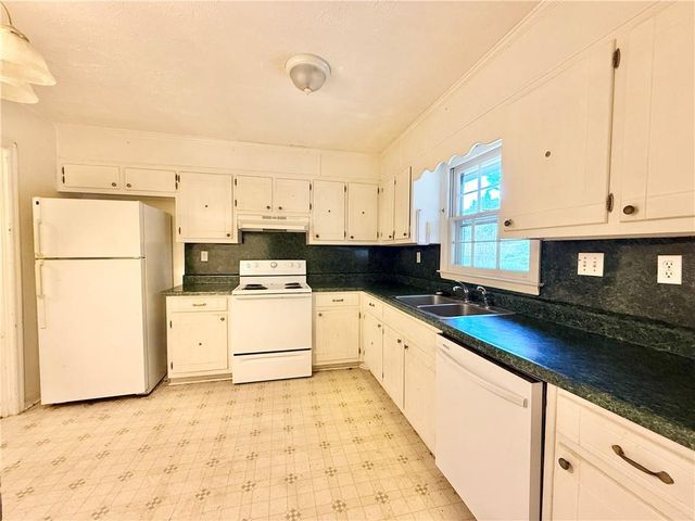 120 Wilhelmina Drive, Ellenwood, GA 30294