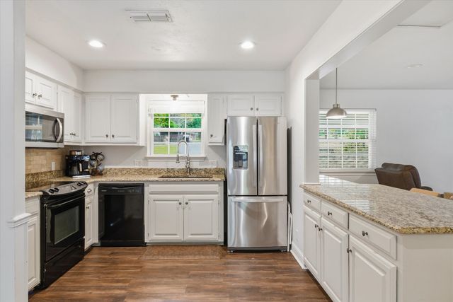 105 Grass Knoll Drive, Hideaway, TX 75771