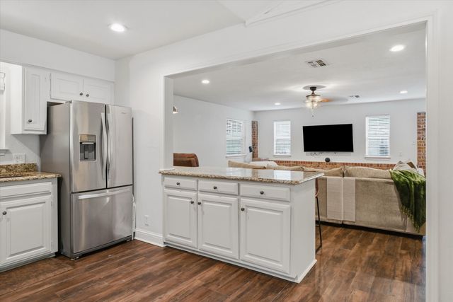 105 Grass Knoll Drive, Hideaway, TX 75771