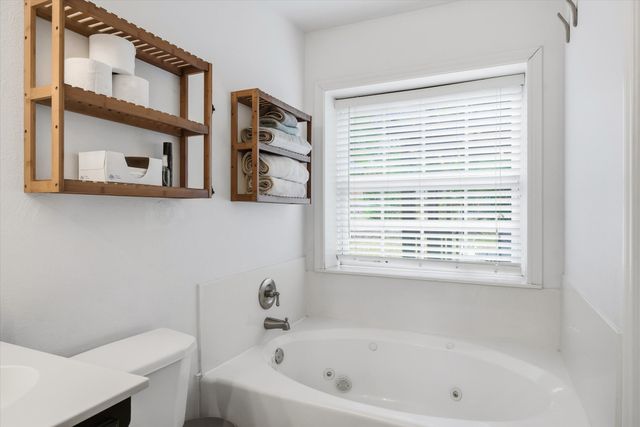 105 Grass Knoll Drive, Hideaway, TX 75771