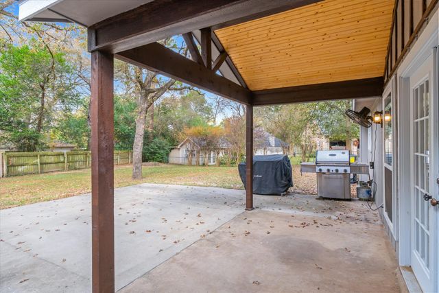 105 Grass Knoll Drive, Hideaway, TX 75771