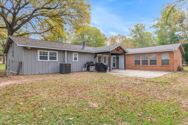 105 Grass Knoll Drive, Hideaway, TX 75771