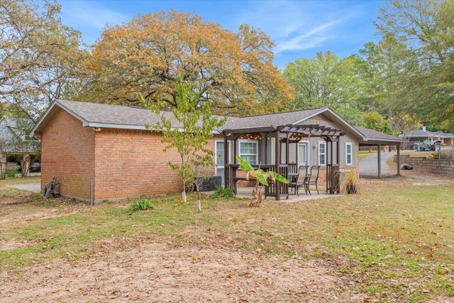 105 Grass Knoll Drive, Hideaway, TX 75771