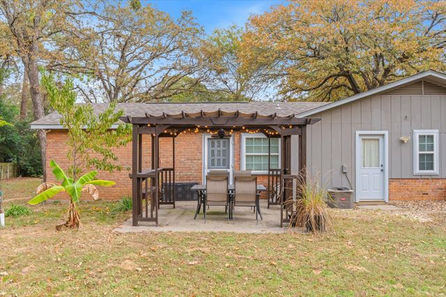 105 Grass Knoll Drive, Hideaway, TX 75771