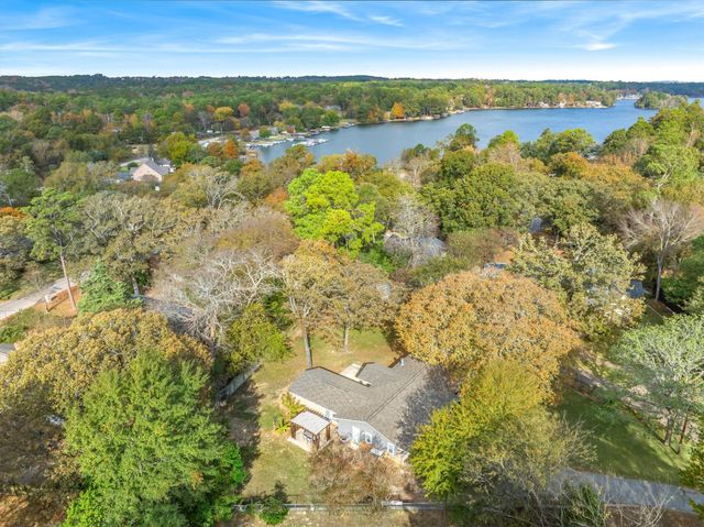 105 Grass Knoll Drive, Hideaway, TX 75771