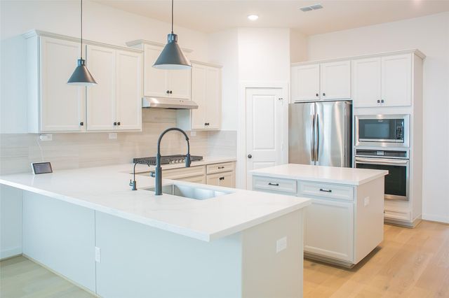 15327 Algunas Plumas, Cypress, TX 77433