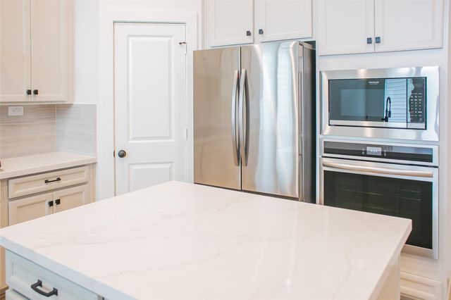 15327 Algunas Plumas, Cypress, TX 77433