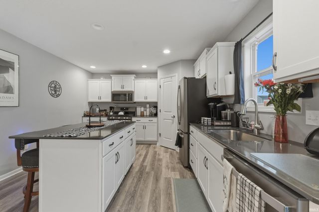 14490 Verona Lakes Passage, Fort Wayne, IN 46814