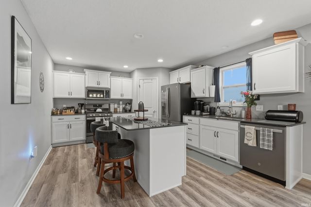 14490 Verona Lakes Passage, Fort Wayne, IN 46814