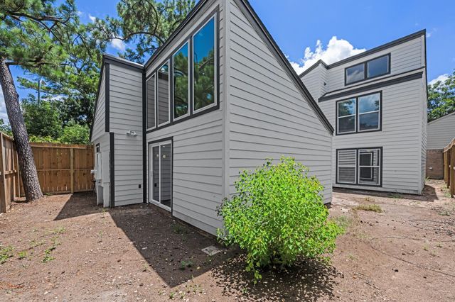 5039 Spruce Forest Drive, Houston, TX 77091