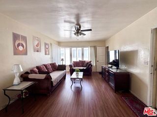 8211 Crenshaw Drive 8213 1/2, Inglewood, CA 90305