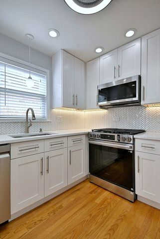 4109 N Menard Avenue, Chicago, IL 60634