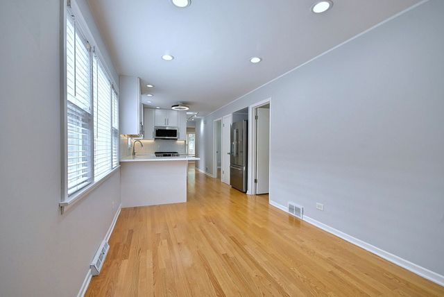 4109 N Menard Avenue, Chicago, IL 60634