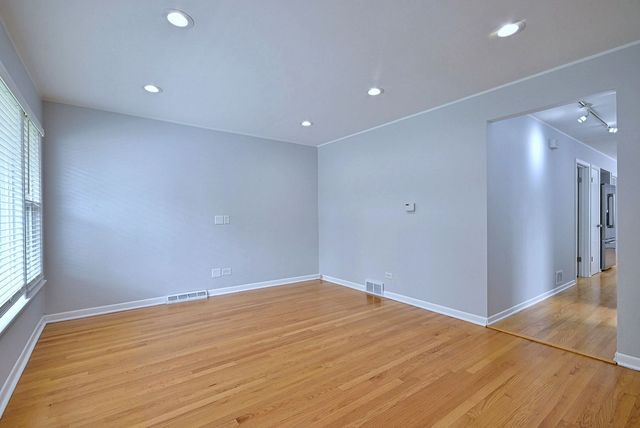 4109 N Menard Avenue, Chicago, IL 60634