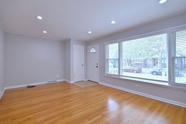 4109 N Menard Avenue, Chicago, IL 60634