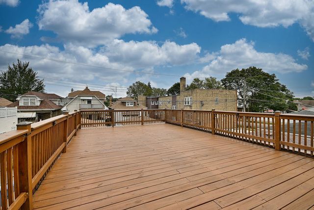 4109 N Menard Avenue, Chicago, IL 60634