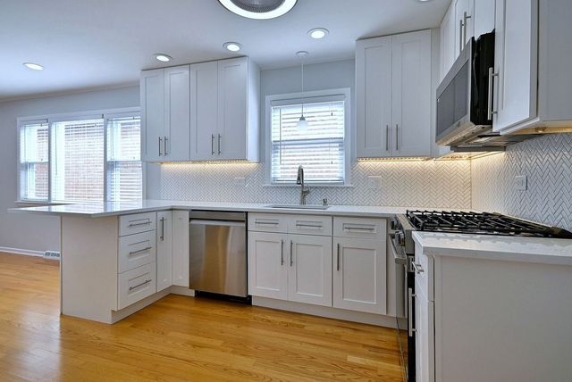 4109 N Menard Avenue, Chicago, IL 60634