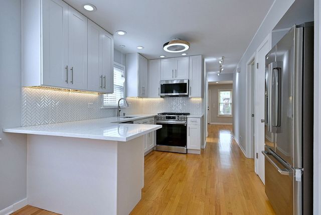 4109 N Menard Avenue, Chicago, IL 60634