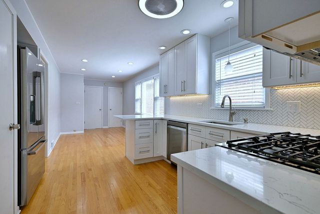 4109 N Menard Avenue, Chicago, IL 60634
