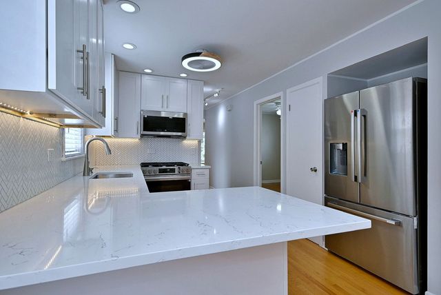 4109 N Menard Avenue, Chicago, IL 60634