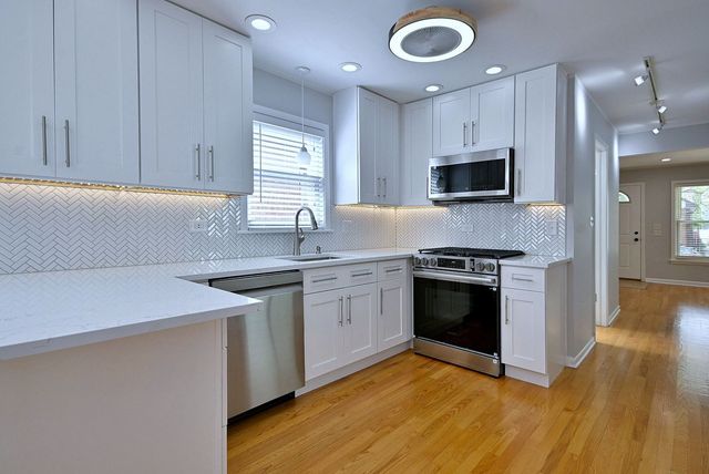 4109 N Menard Avenue, Chicago, IL 60634