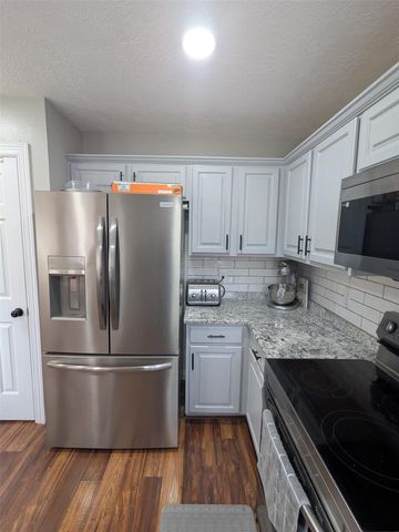 1035 N Colbert Street, Dayton, TX 77535