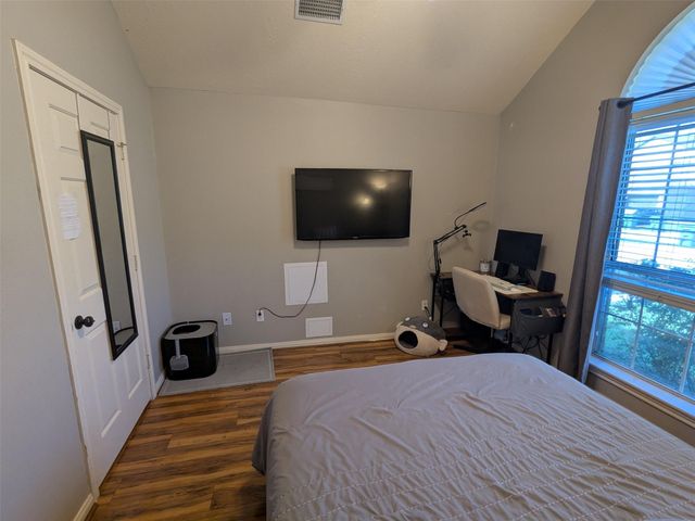 1035 N Colbert Street, Dayton, TX 77535
