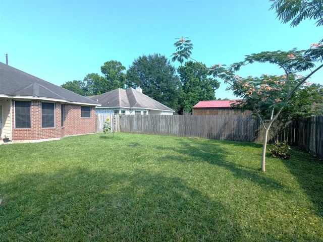 1035 N Colbert Street, Dayton, TX 77535