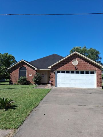 1035 N Colbert Street, Dayton, TX 77535