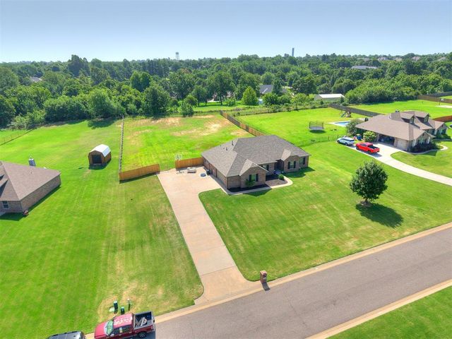 186 Oakridge Drive, Choctaw, OK 73020