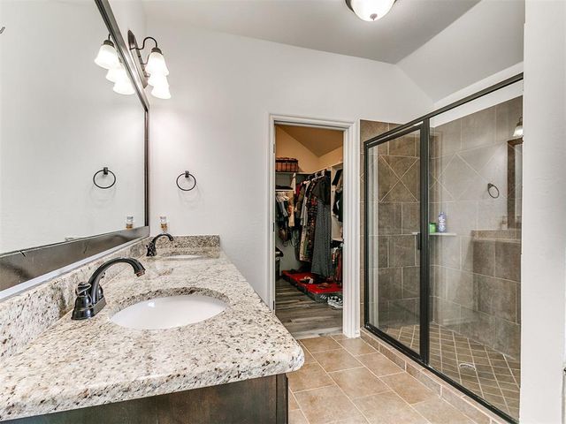 186 Oakridge Drive, Choctaw, OK 73020