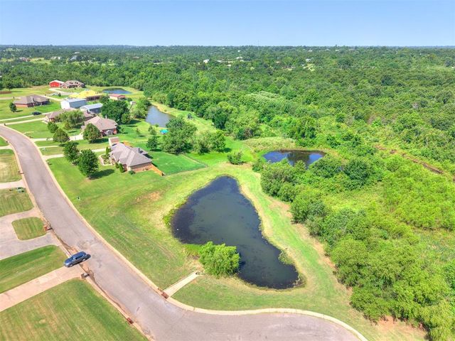 186 Oakridge Drive, Choctaw, OK 73020