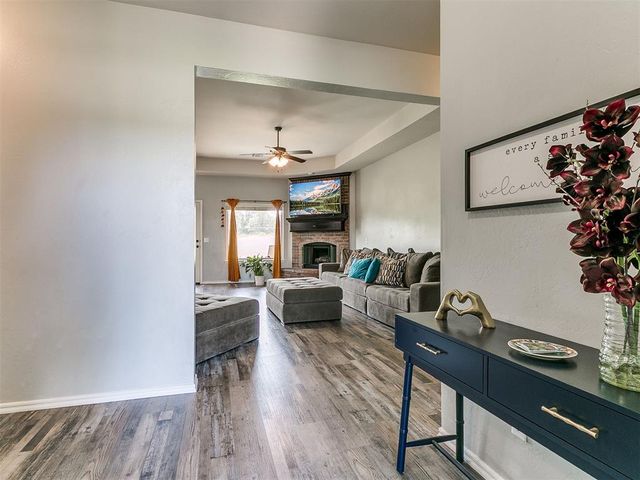 186 Oakridge Drive, Choctaw, OK 73020