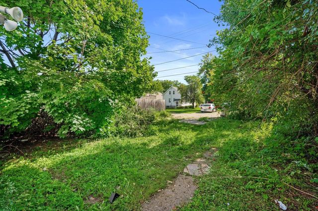 4656 N 40th STREET, Milwaukee, WI 53209