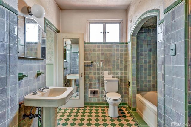 201 Capra Way, San Francisco, CA 94123