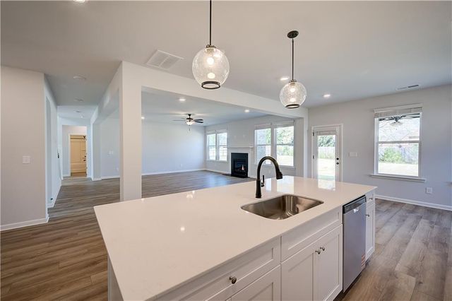 120 Haverling Pass, Hampton, GA 30252