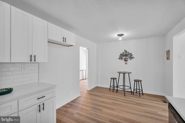 20 PARKHILL LN, Sicklerville, NJ 08081