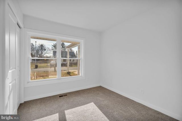 20 PARKHILL LN, Sicklerville, NJ 08081