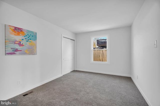 20 PARKHILL LN, Sicklerville, NJ 08081