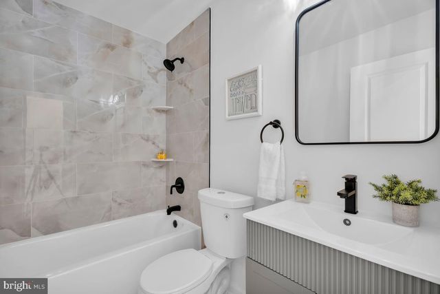 20 PARKHILL LN, Sicklerville, NJ 08081