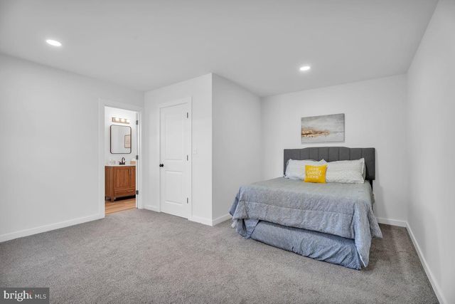 20 PARKHILL LN, Sicklerville, NJ 08081