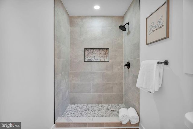 20 PARKHILL LN, Sicklerville, NJ 08081