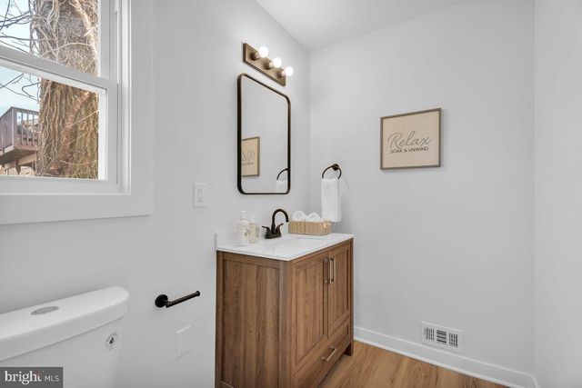 20 PARKHILL LN, Sicklerville, NJ 08081