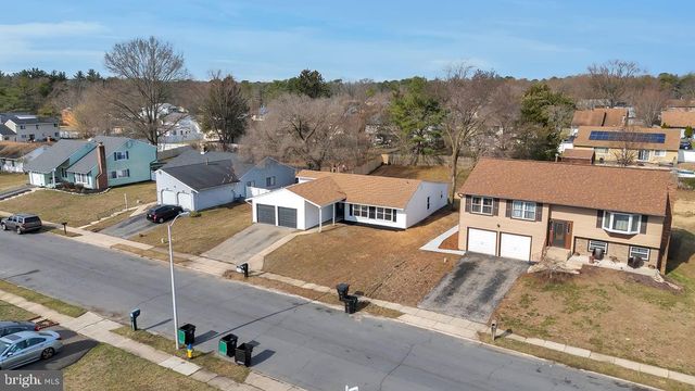 20 PARKHILL LN, Sicklerville, NJ 08081