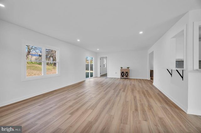 20 PARKHILL LN, Sicklerville, NJ 08081