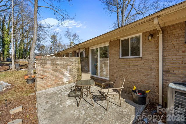 532 Blendwood Drive, Charlotte, NC 28215