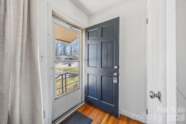 532 Blendwood Drive, Charlotte, NC 28215